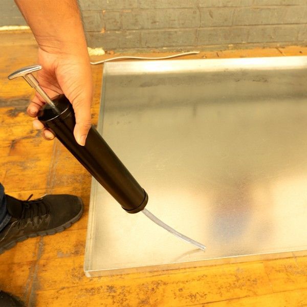 drip-pan-fluid-evacuator.jpg